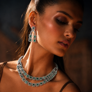 Emerald Luxe Double-Layer Necklace Set ✨